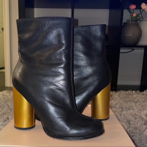 Aldo “Rise” Booties - Picture 2 of 6